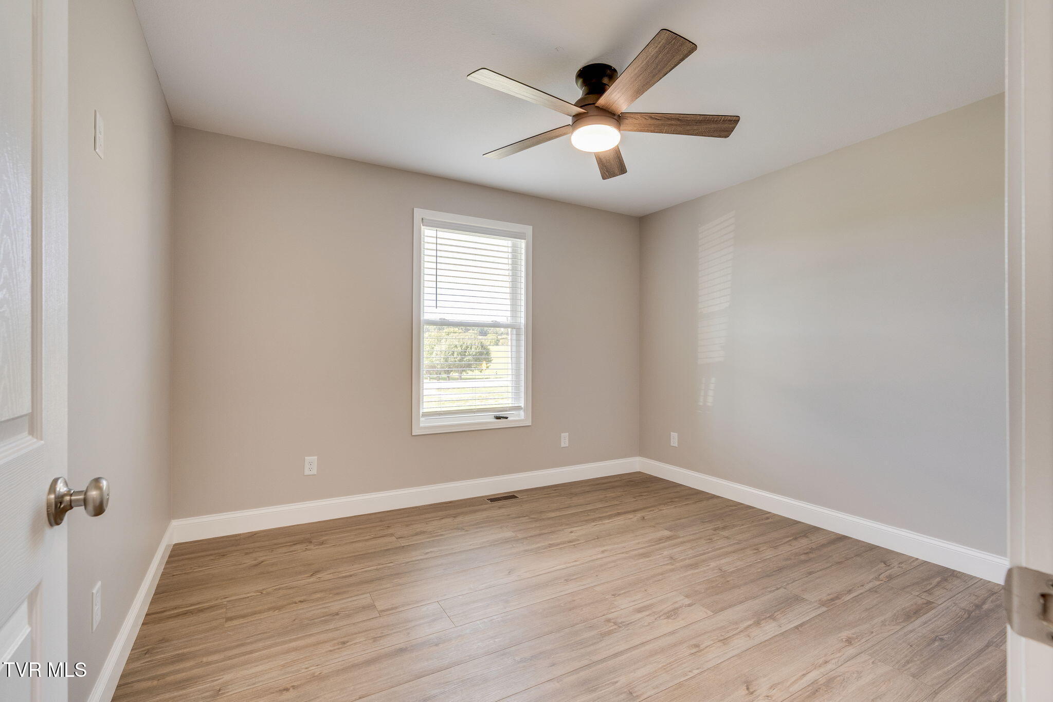 5960 Snapps Ferry Road Afton, TN 37616 - Photo 22 of 30 022