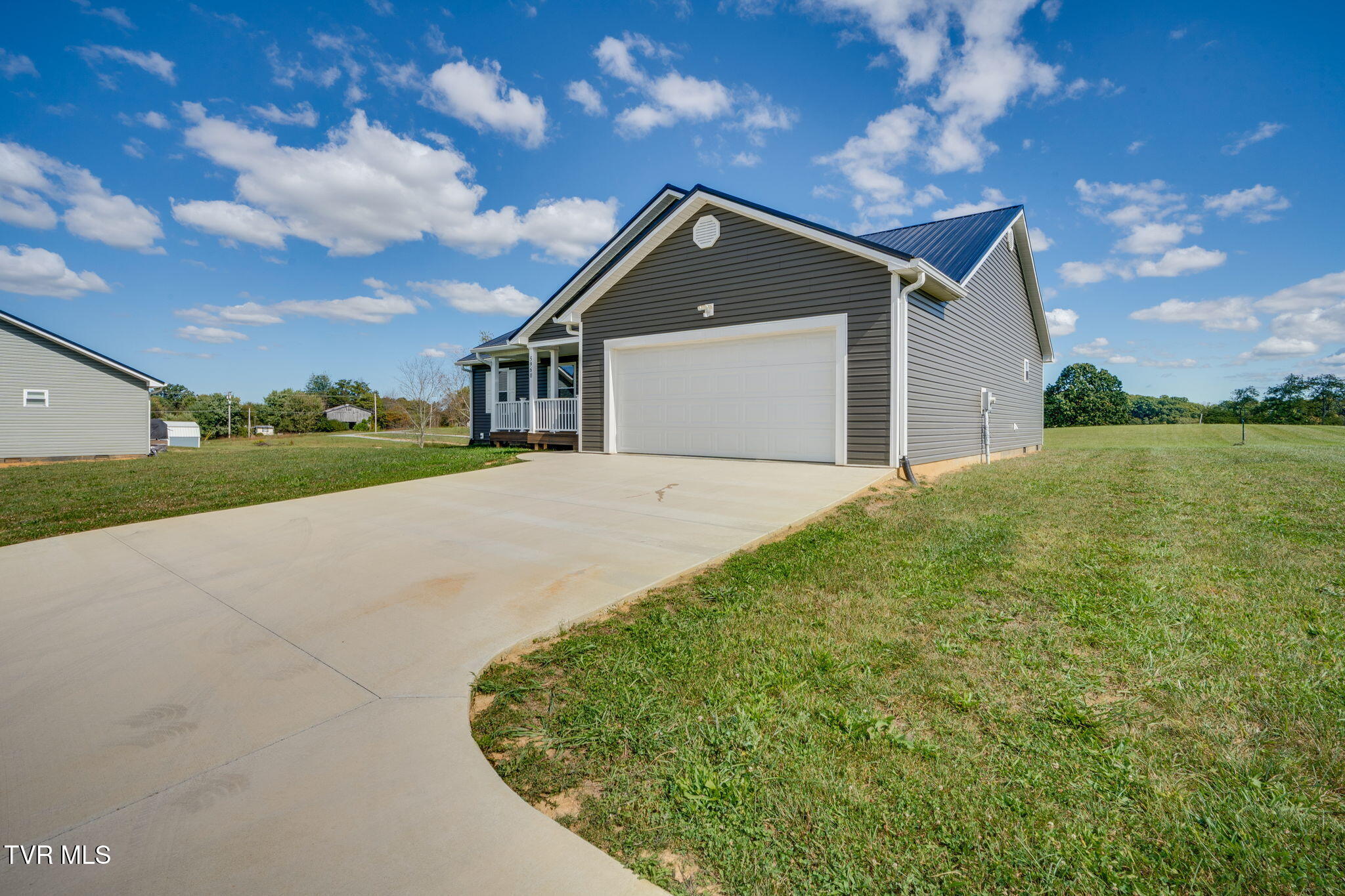 5960 Snapps Ferry Road Afton, TN 37616 - Photo 3 of 30 003