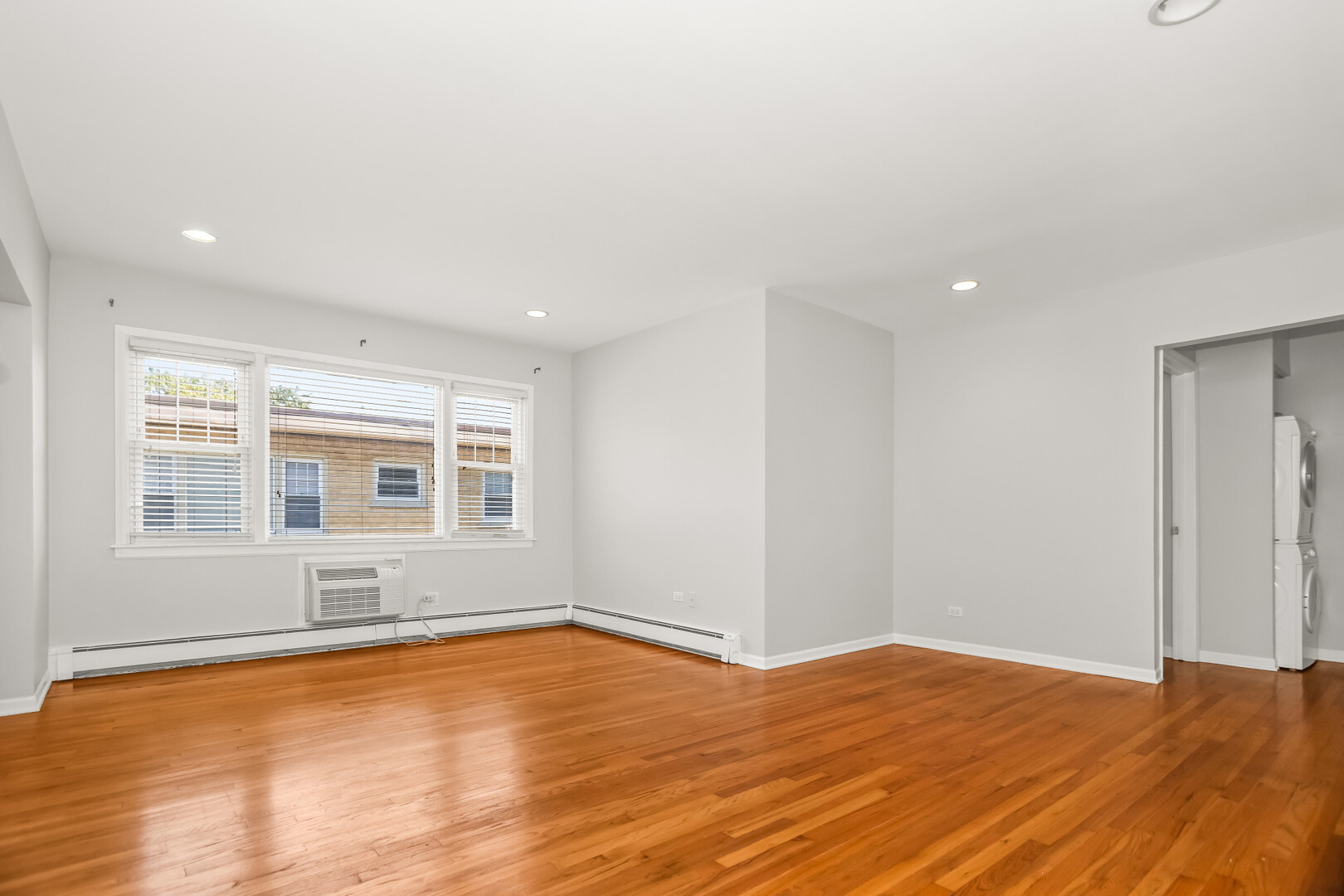 1819 West Touhy Avenue, Unit 6 Chicago, IL 60626 - Photo 7 of 23