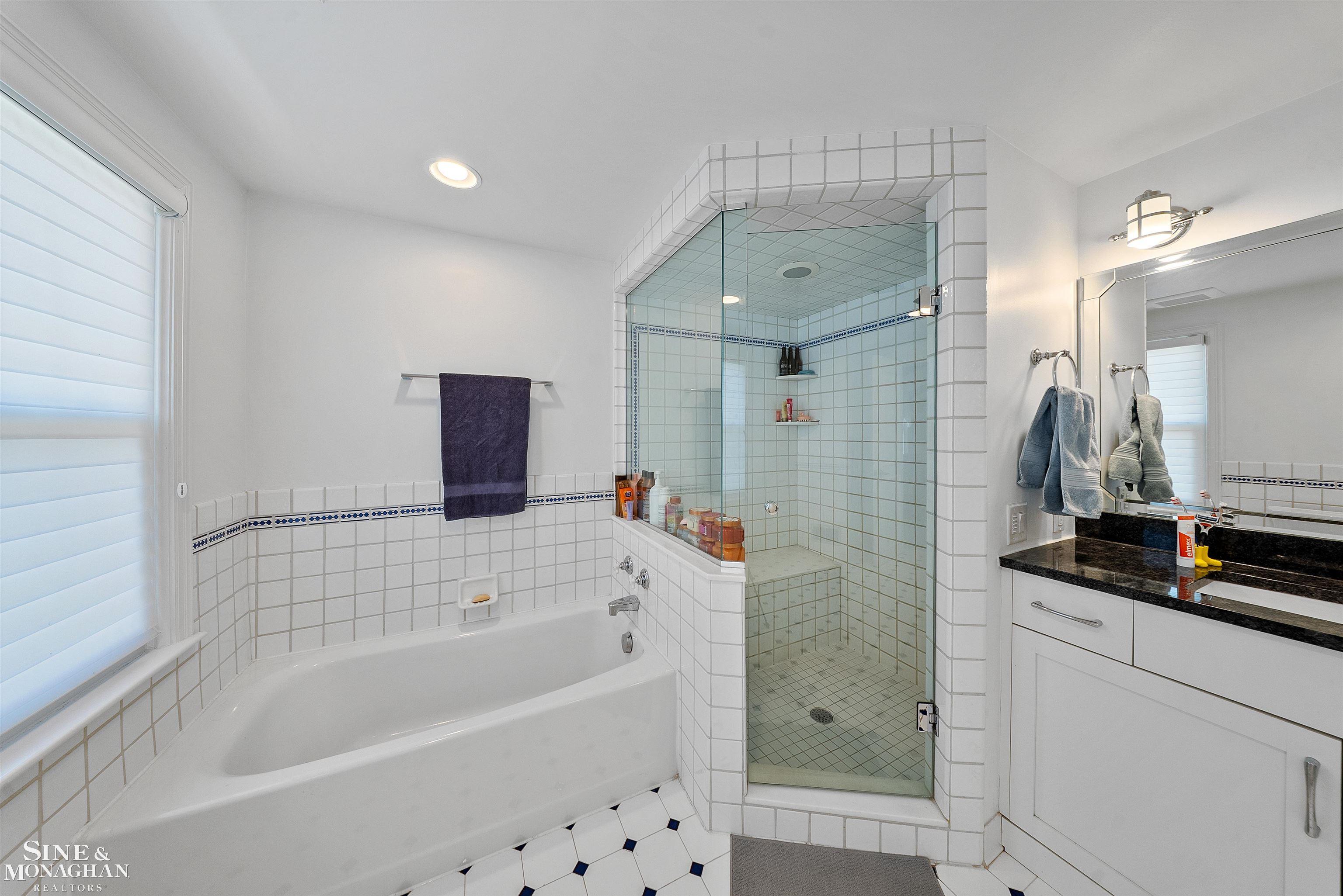 71 North Deeplands Road Grosse Pointe, MI 48236 - Photo 32 of 68 50172866-302b824c-7a74-45d9-8cc7-89d40c725616.JPG