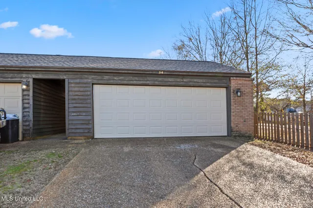 $195,000 | 54 Woodlake Drive, Brandon, MS 39047