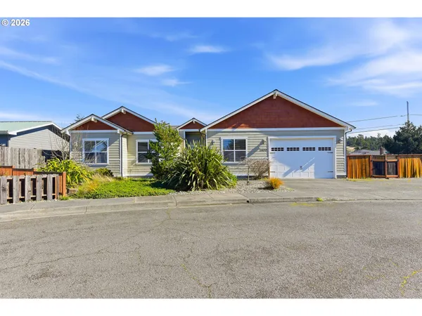 $595,000 | 1400 Holloway Mews, Coos Bay, OR 97420