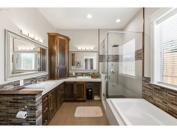 $595,000 | 1400 Holloway Mews, Coos Bay, OR 97420