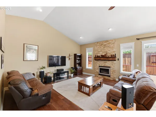 $595,000 | 1400 Holloway Mews, Coos Bay, OR 97420