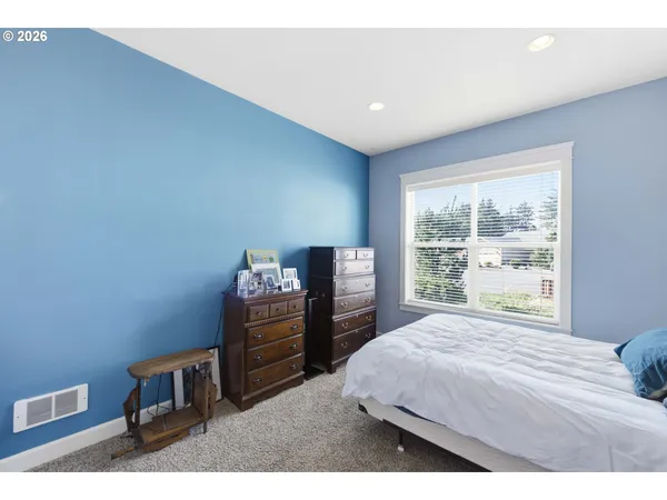 $595,000 | 1400 Holloway Mews, Coos Bay, OR 97420