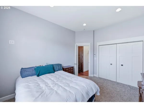 $595,000 | 1400 Holloway Mews, Coos Bay, OR 97420