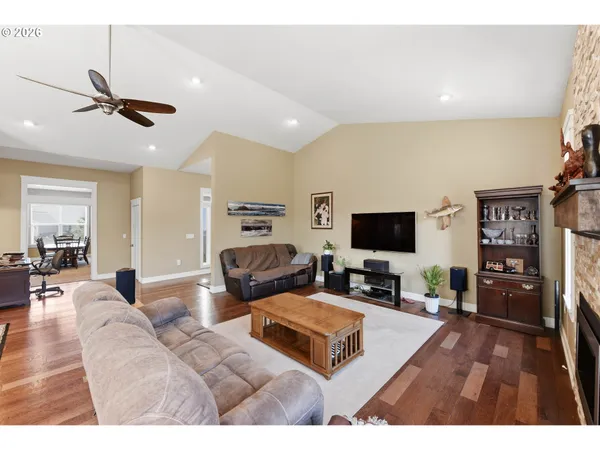 $595,000 | 1400 Holloway Mews, Coos Bay, OR 97420