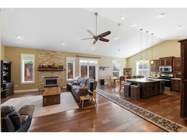 $595,000 | 1400 Holloway Mews, Coos Bay, OR 97420