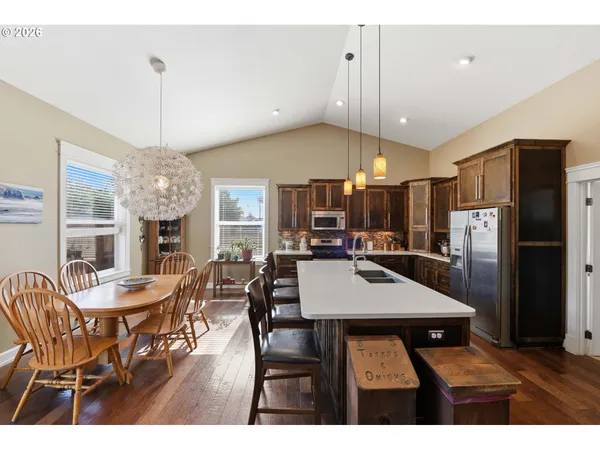 $595,000 | 1400 Holloway Mews, Coos Bay, OR 97420