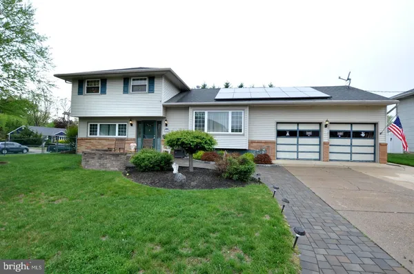 $325,000 | 2301 Hartford Drive, Glendora, NJ 08029