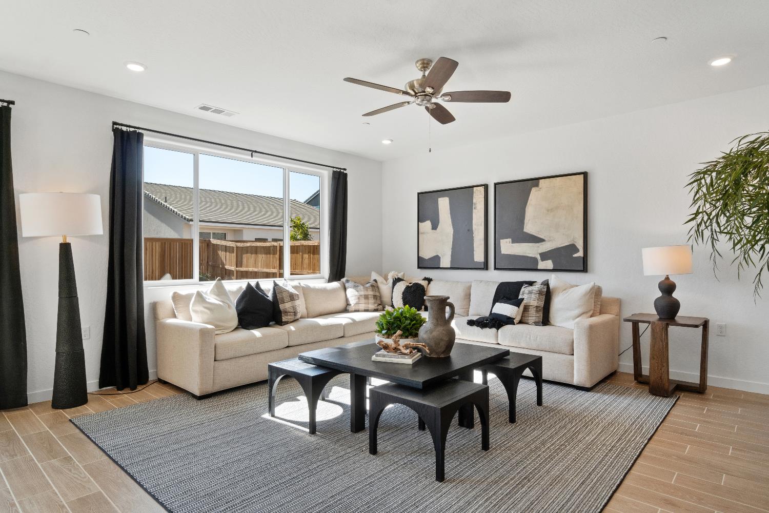 1052 Springtime Avenue Clovis, CA 93619 - Photo 12 of 36