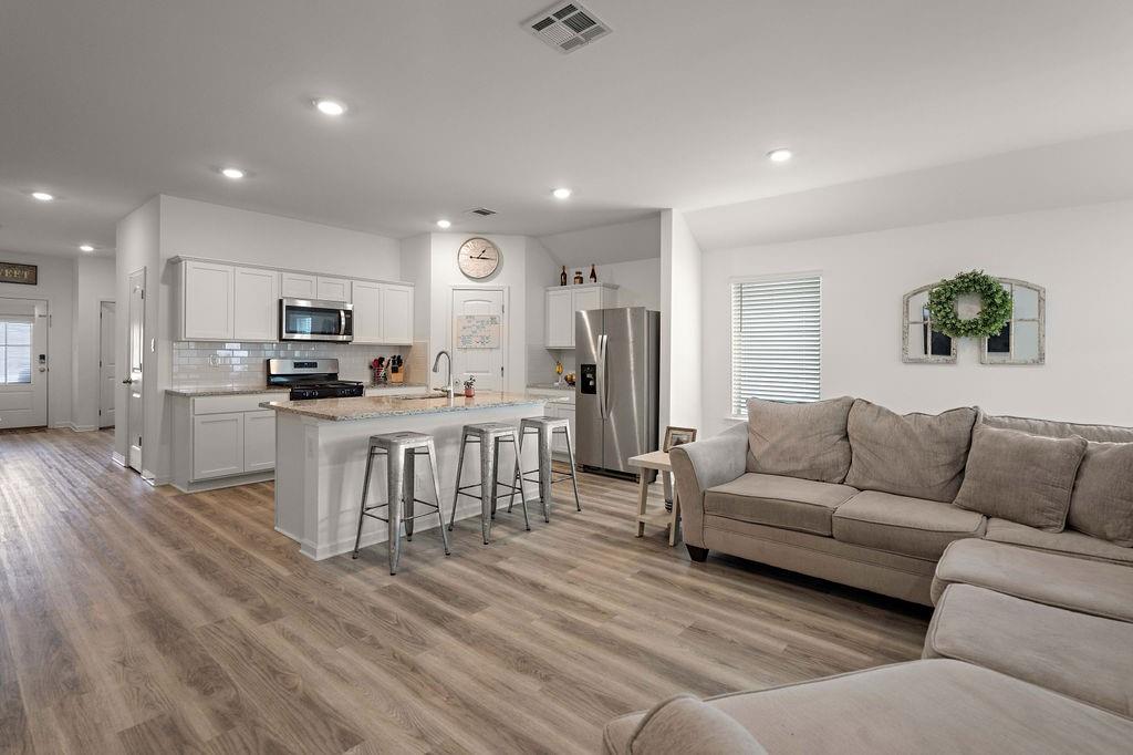 30720 Akers Way Lacombe, LA 70445 - Photo 3 of 23