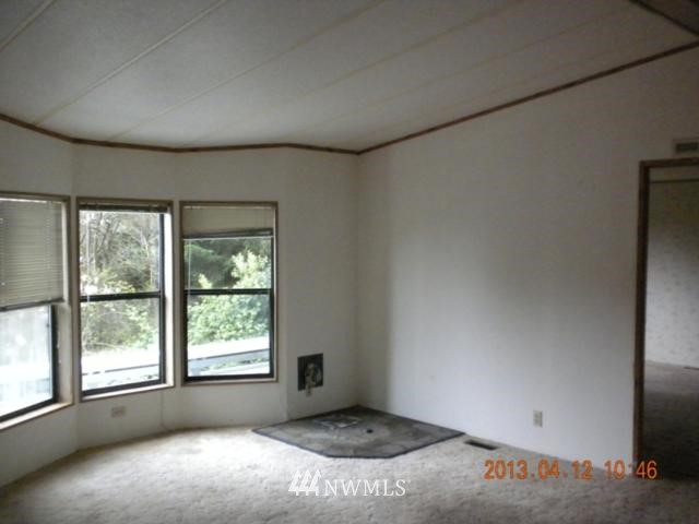 4124 Petersville Road Northeast Bremerton, WA 98310 - Photo 4 of 8 Gallery Image 4