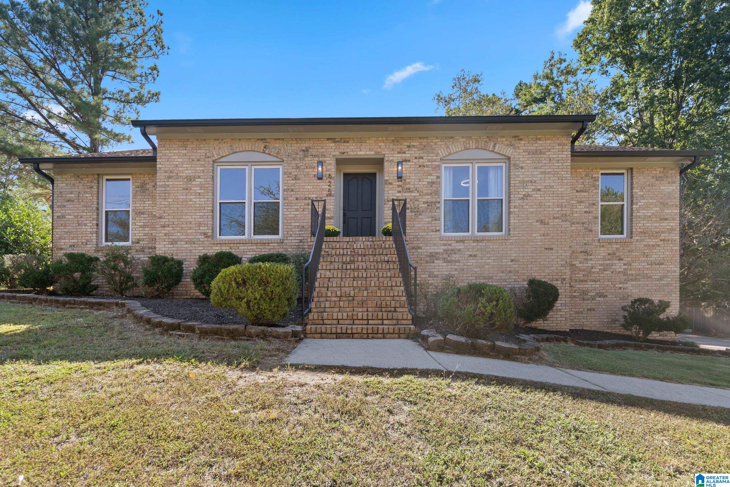 625 Sunhill Road Northwest Birmingham, AL 35215 - Photo 1 of 38