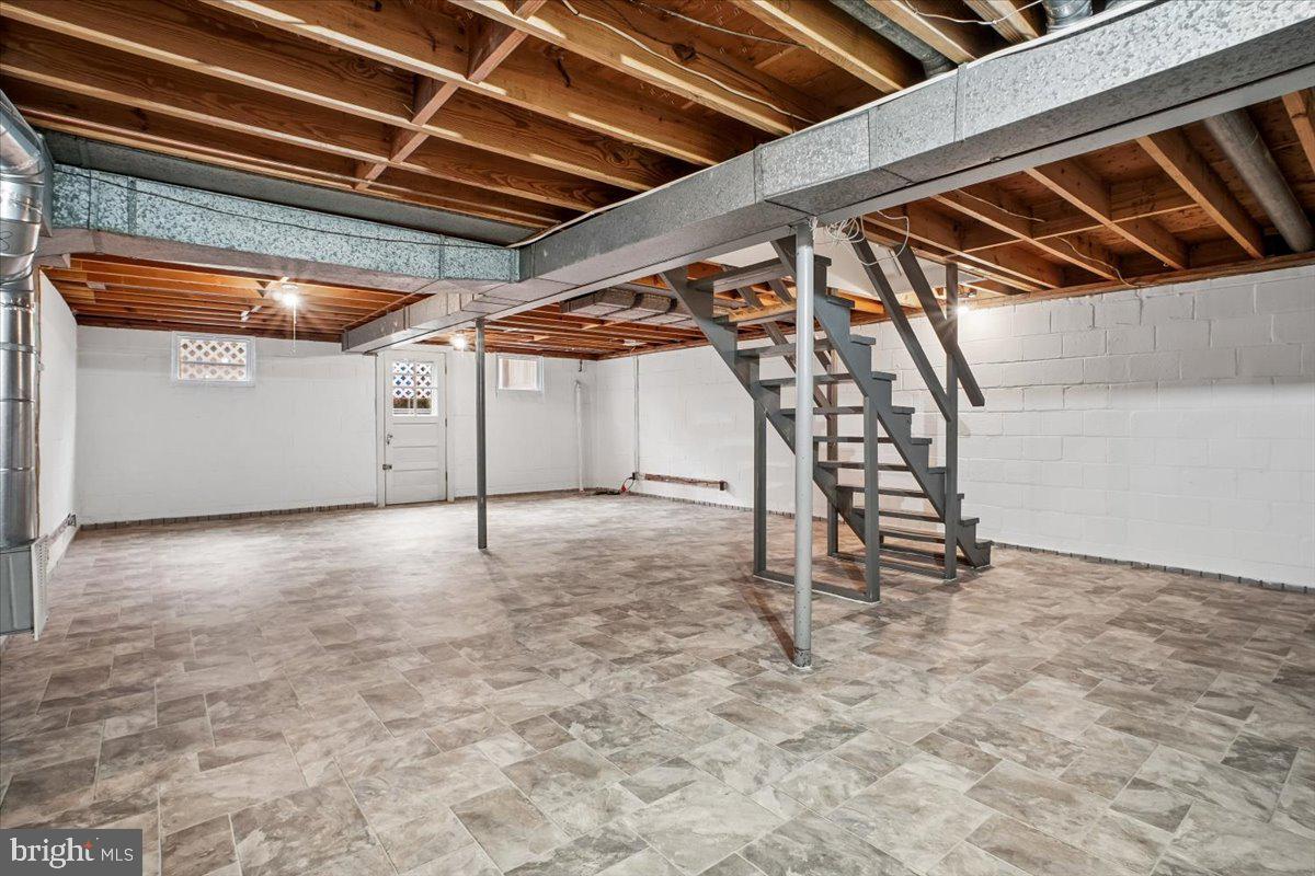 10113 Cardinal Road Fairfax, VA 22030 - Photo 45 of 59