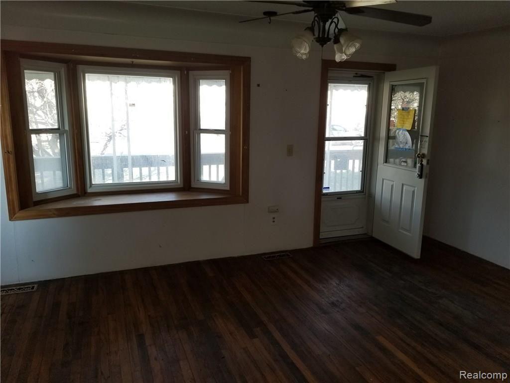12901 Harrison Romulus, MI 48174 - Photo 6 of 15 Gallery Image 6