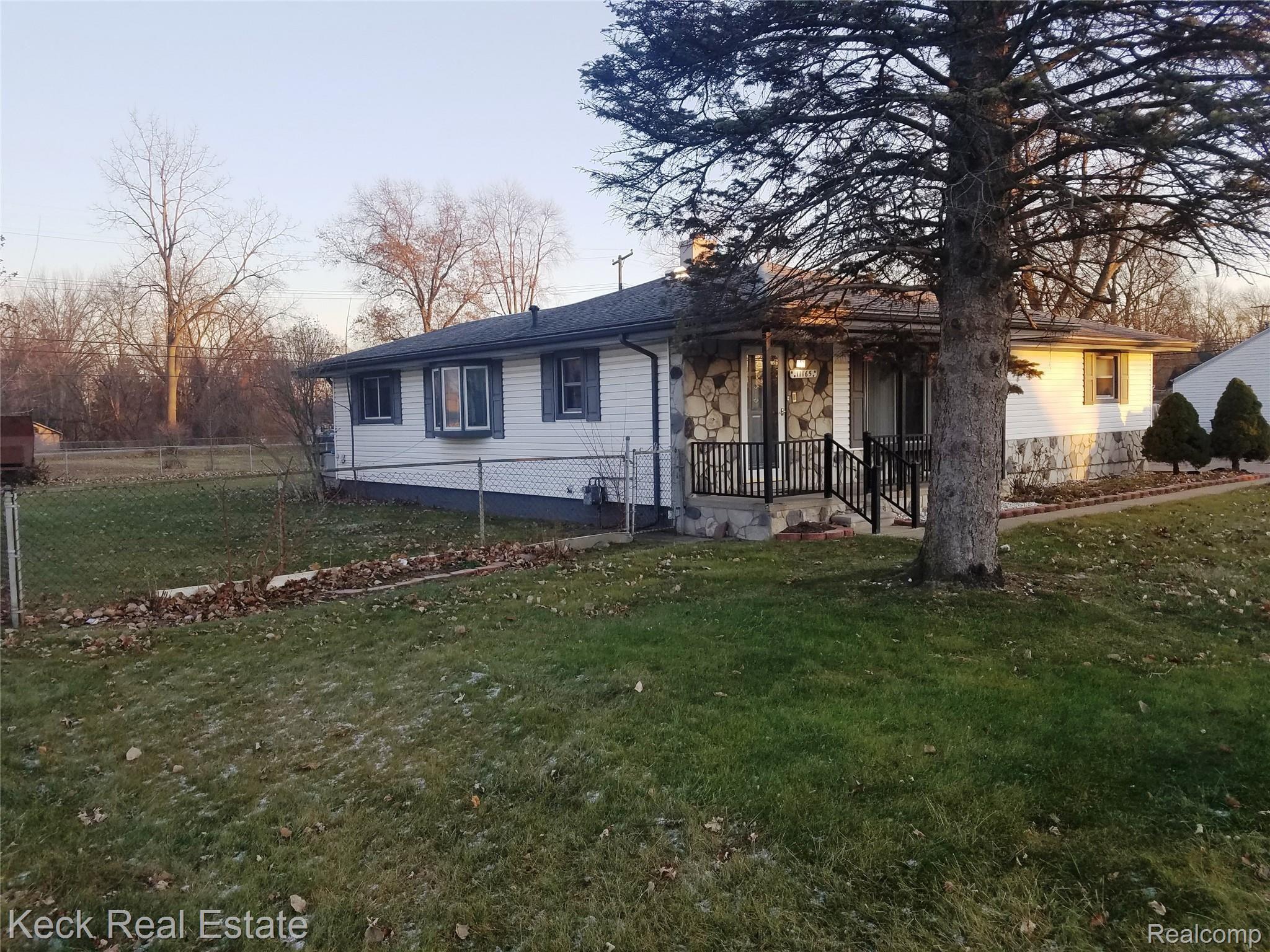11165 Pardee Road Taylor, MI 48180 - Photo 4 of 29 20191219_163824.jpg