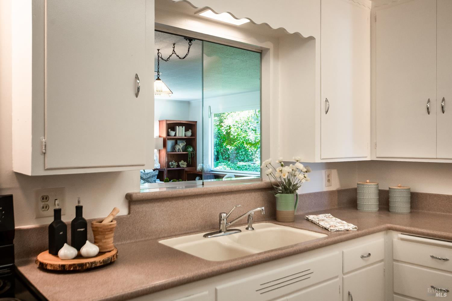 7949 Tocchini Street Sebastopol, CA 95472 - Photo 9 of 34