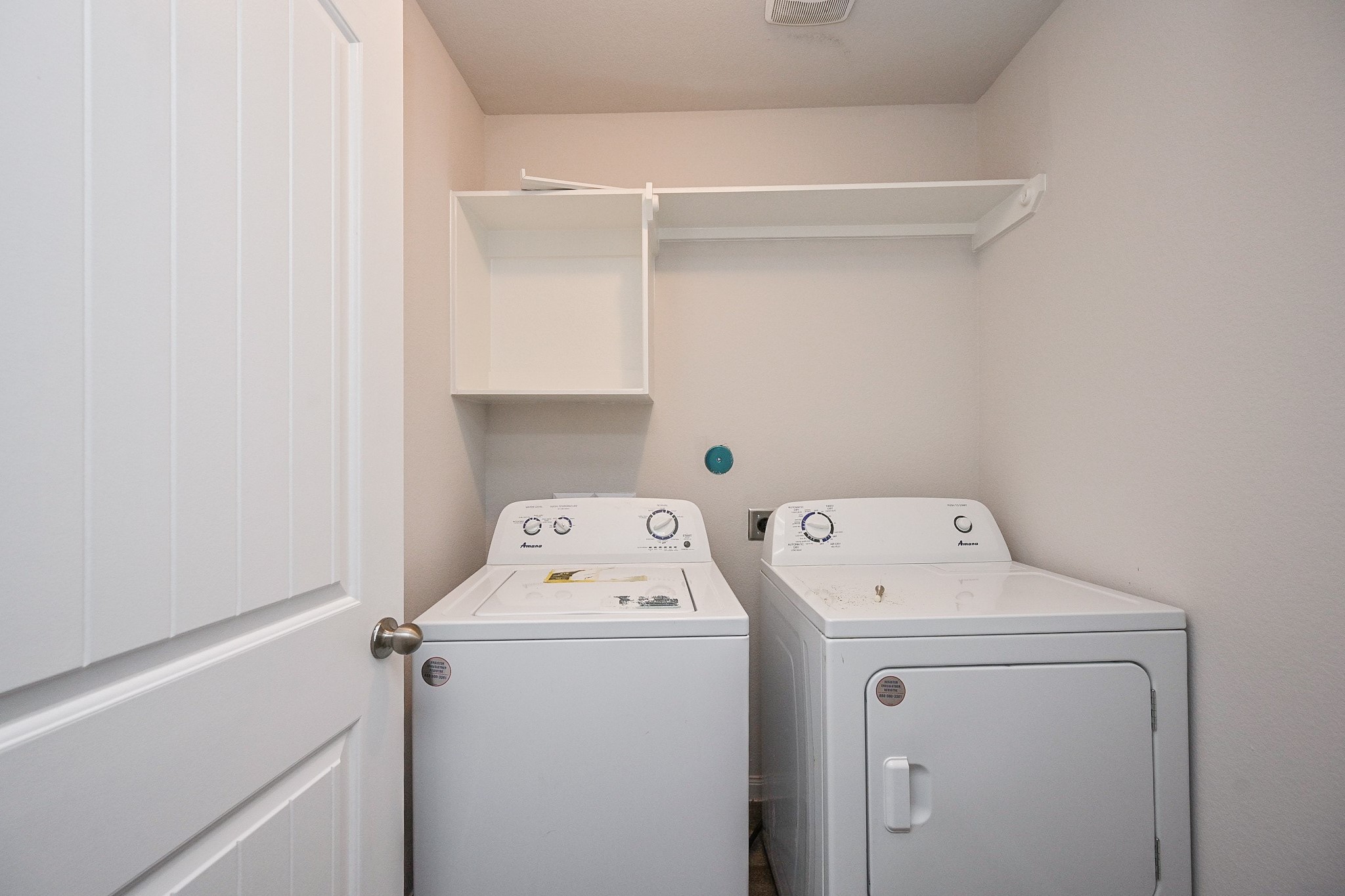 22002 Imperious Parkway Houston, TX 77073 - Photo 18 of 20 a utility room with dryer and washer