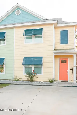 $425,000 | 216 Carre Court, Unit 14, Bay St. Louis, MS 39520