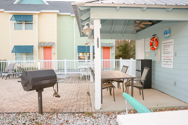 $425,000 | 216 Carre Court, Unit 14, Bay St. Louis, MS 39520