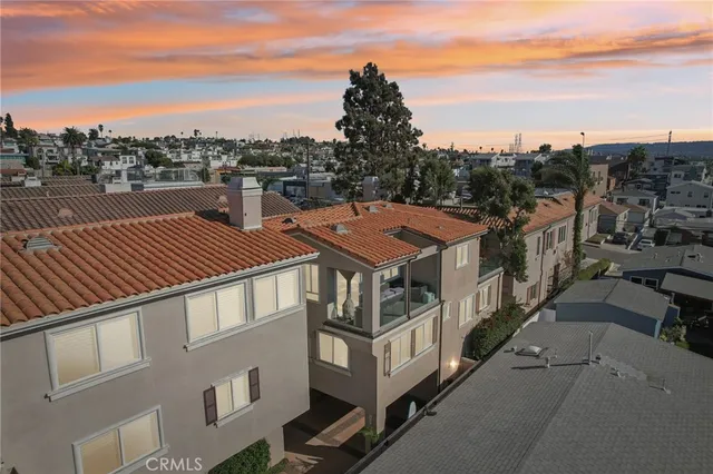 $11,000 | 656 7th Street, Hermosa Beach, CA 90254