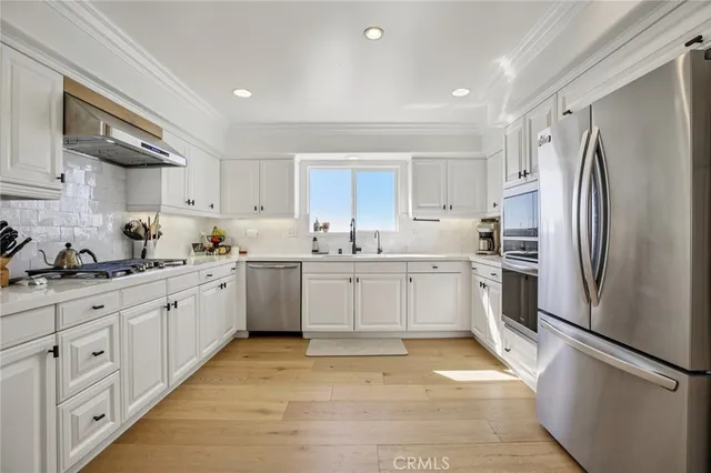 $11,000 | 656 7th Street, Hermosa Beach, CA 90254