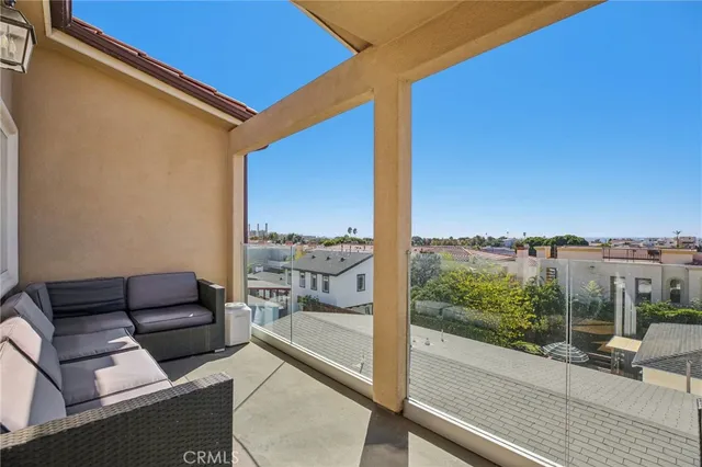 $11,000 | 656 7th Street, Hermosa Beach, CA 90254