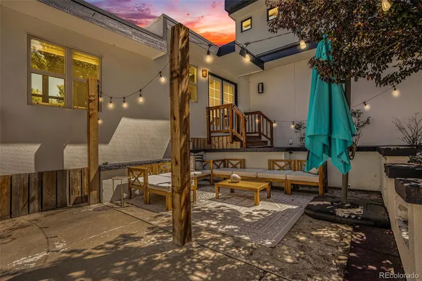 a view of an outdoor space