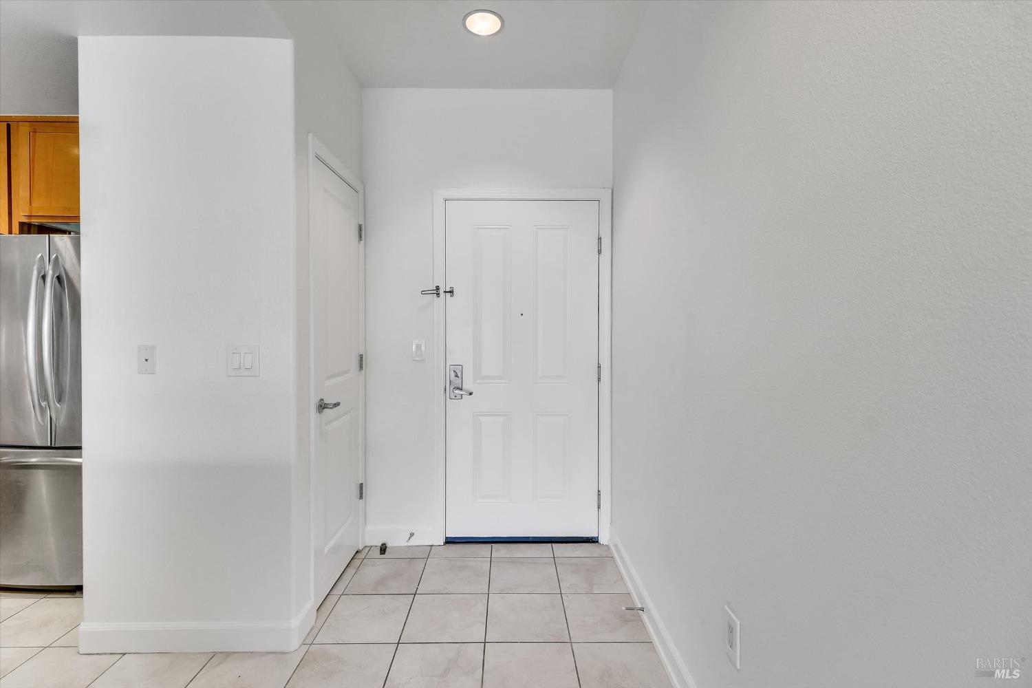 423 7th Street, Unit 105 Oakland, CA 94607 - Photo 7 of 28 a view of an empty room