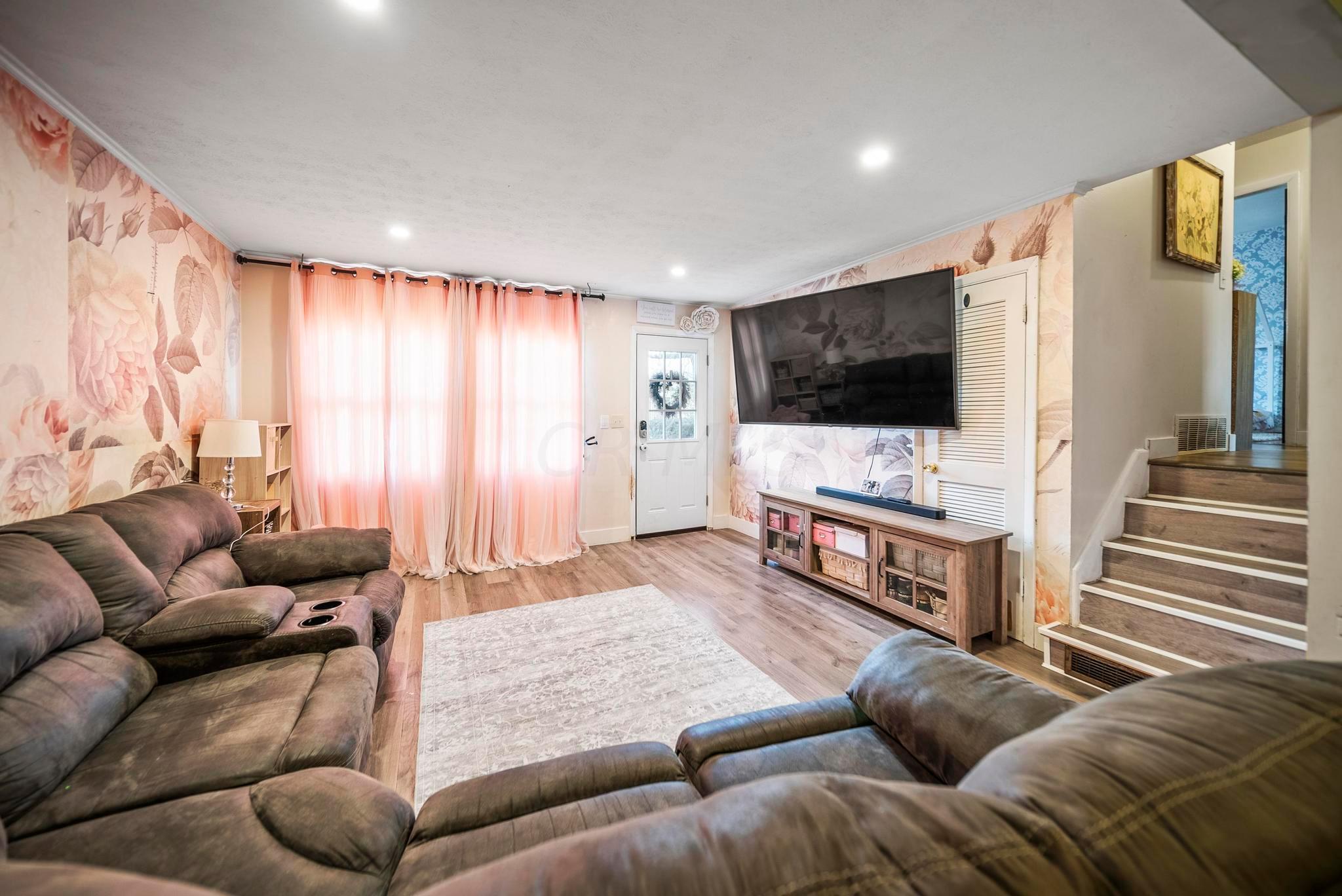 3837 Armada Road Columbus, OH 43232 - Photo 6 of 14 DSC00390