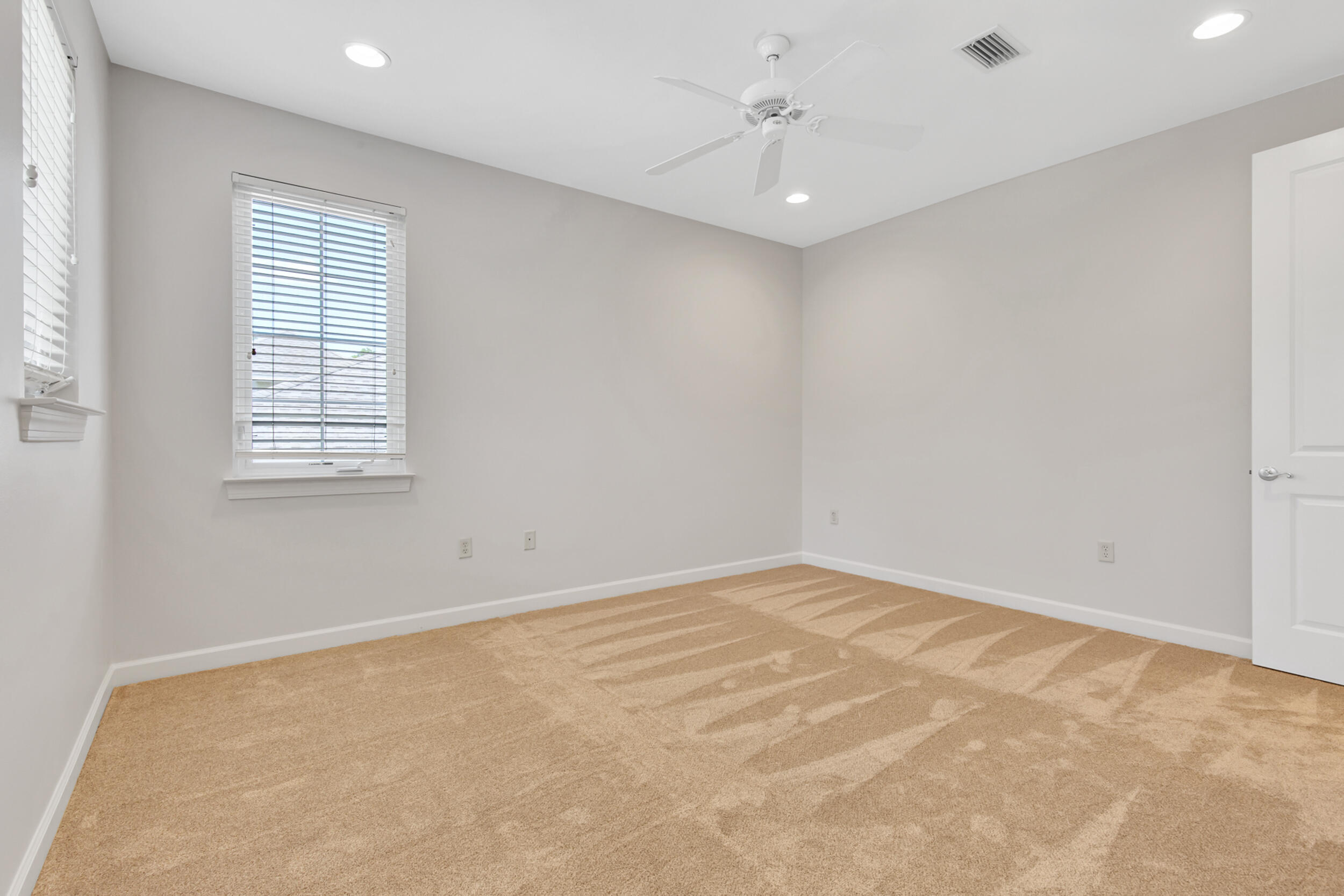 198 South Zander Way Santa Rosa Beach, FL 32459 - Photo 29 of 37 an empty room with a window