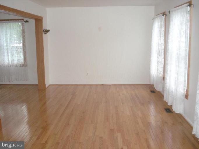 9019 Fieldchat Road Nottingham, MD 21236 - Photo 2 of 16 Living Room