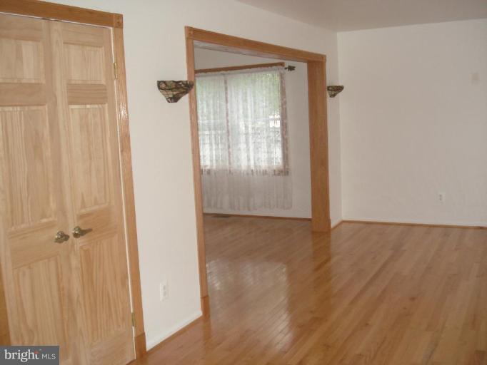 9019 Fieldchat Road Nottingham, MD 21236 - Photo 3 of 16 Living Room #2