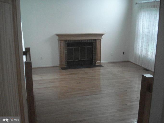 9019 Fieldchat Road Nottingham, MD 21236 - Photo 5 of 16 Family Room