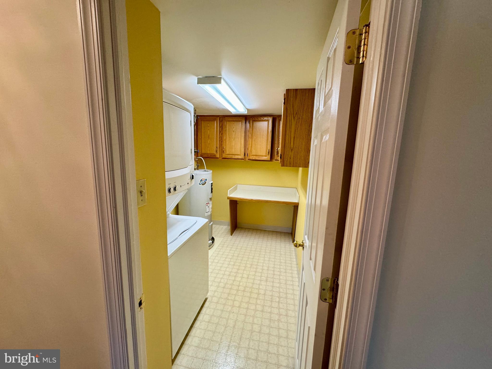 800 Avondale Road, Unit 5L Wallingford, PA 19086 - Photo 12 of 24 Laundry room and pantry
