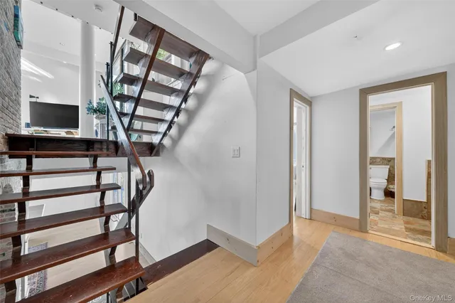 a view of an entryway with a workspace