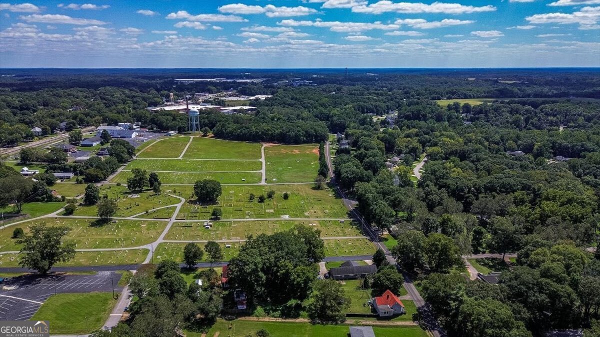 172 Scott Street Commerce, GA 30529 - Photo 3 of 10 a view of a tennis court