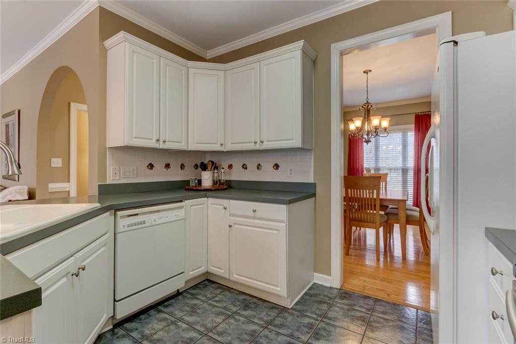 2711 Currieton Court Oak Ridge, NC 27310 - Photo 11 of 37