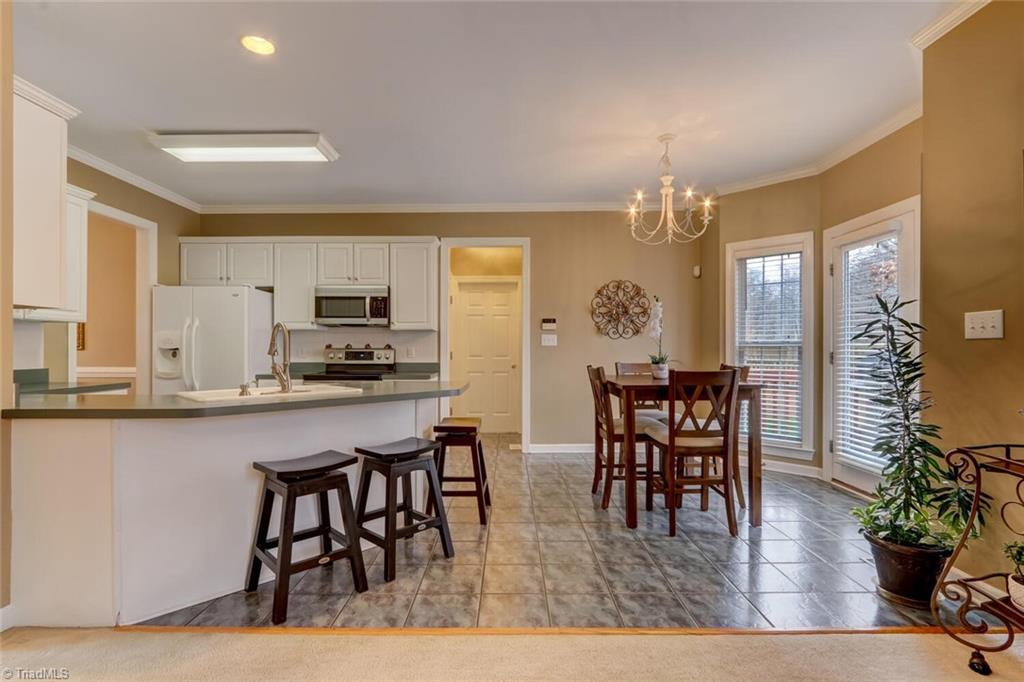 2711 Currieton Court Oak Ridge, NC 27310 - Photo 9 of 37