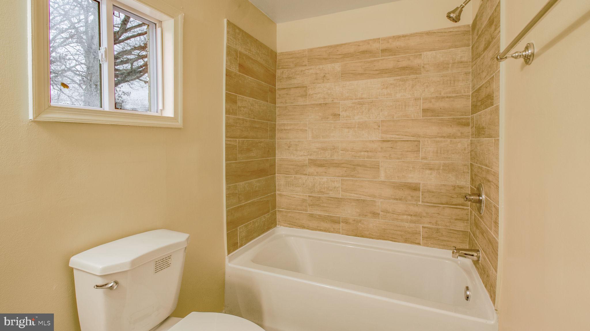 19005 Muncaster Road Derwood, MD 20855 - Photo 14 of 42 Gallery Image 14
