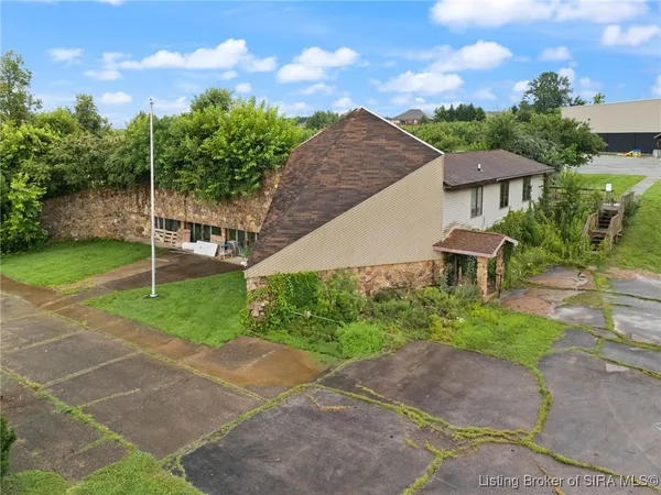 $1,000,000 | 6614 Highway 64, Georgetown, IN 47122