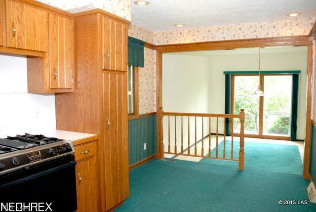 844 Old Spring Road Akron, OH 44321 - Photo 10 of 25