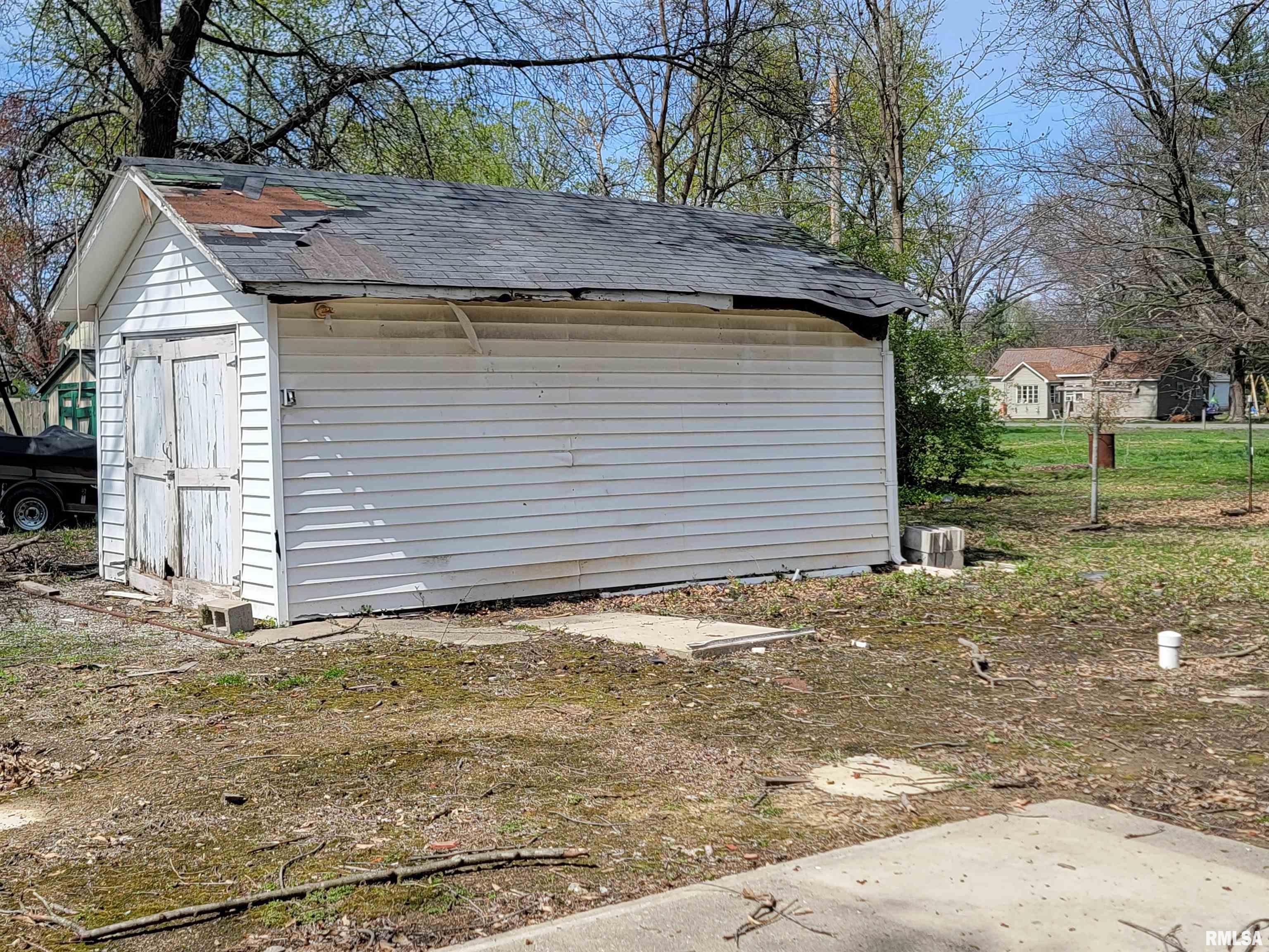 602 West 3rd Street Flora, IL 62839 - Photo 8 of 9