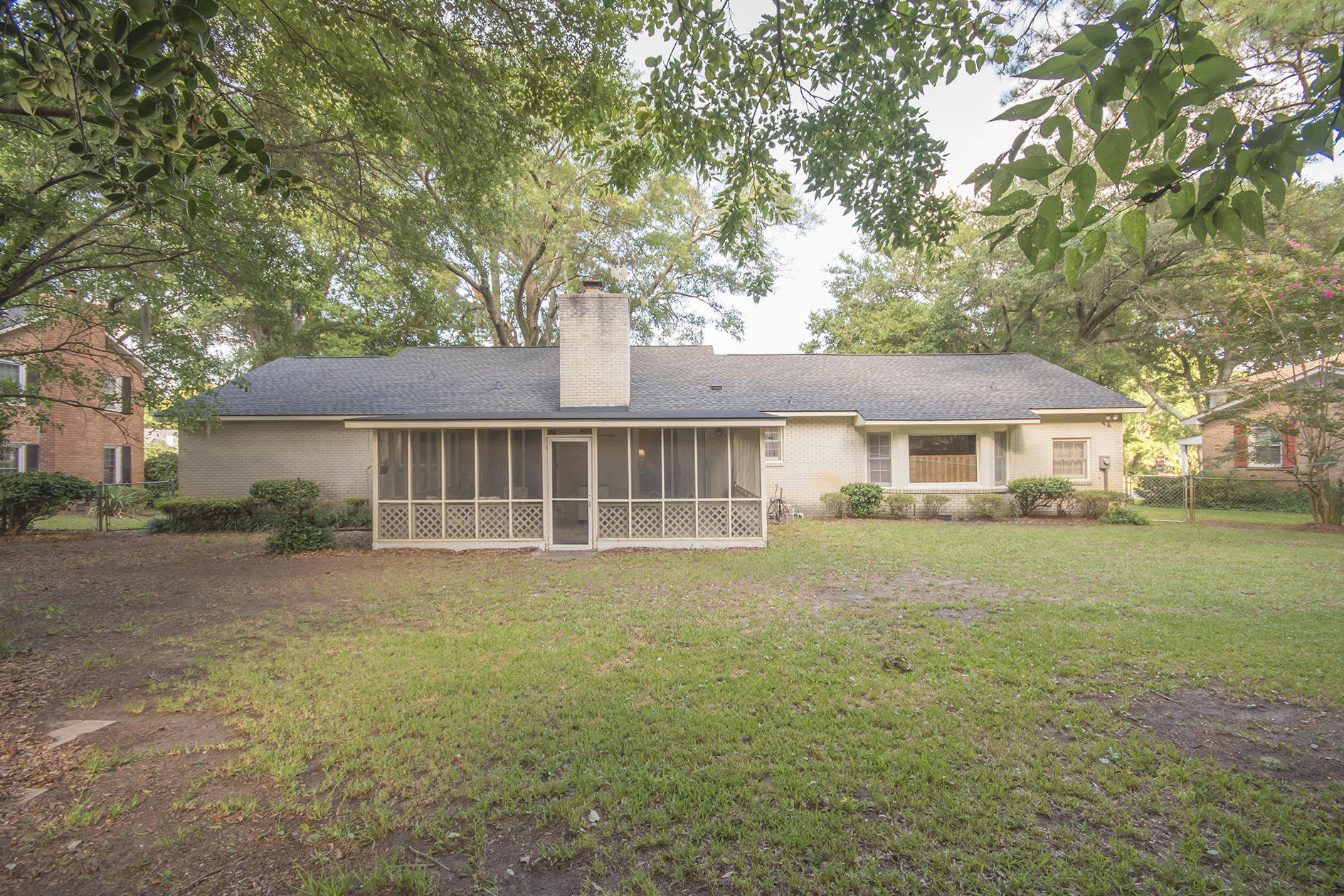 675 Pawley Road Mount Pleasant, SC 29464 - Photo 5 of 37 DSC_2277