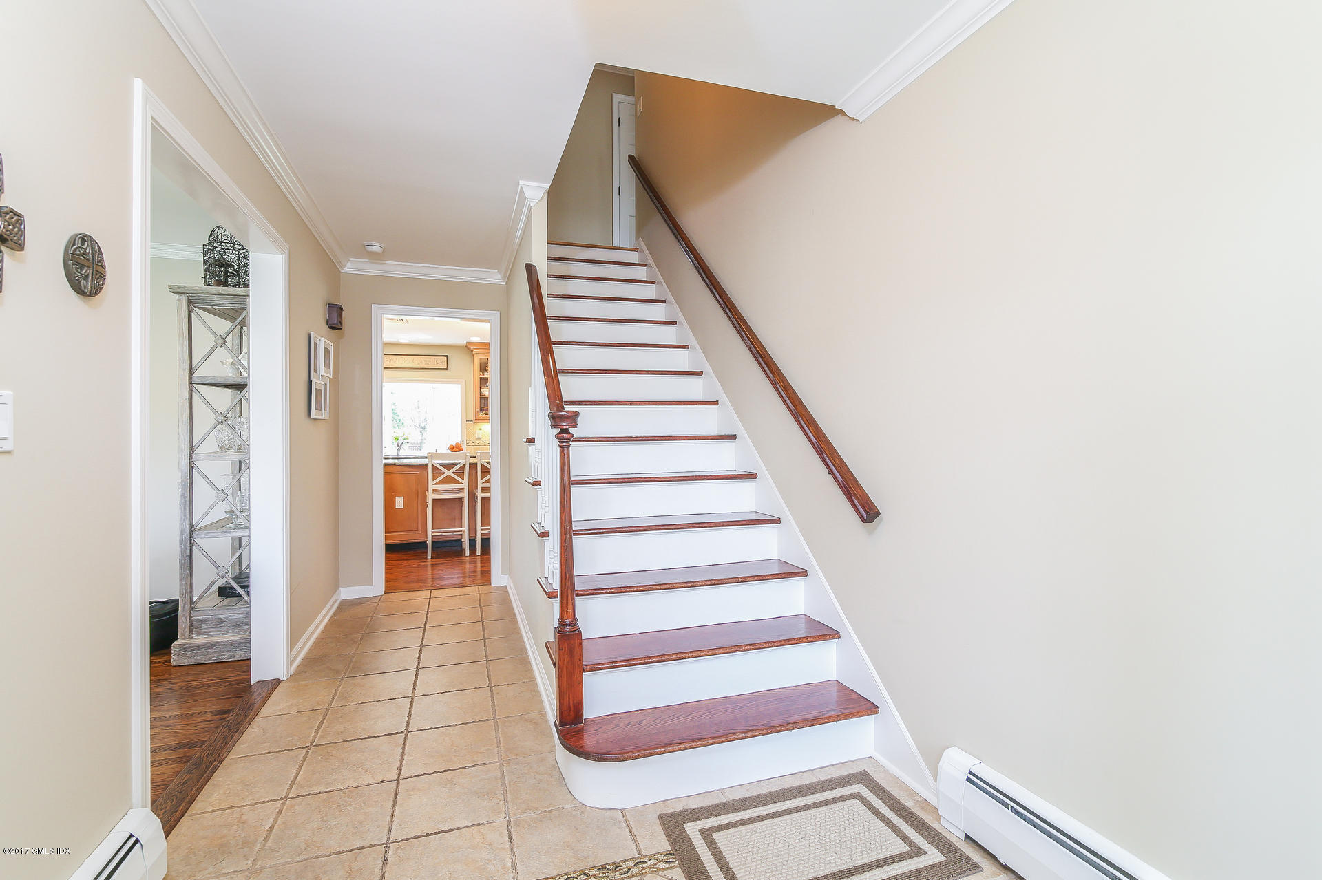 22 Griffith Road Riverside, CT 06878 - Photo 4 of 40 a view of a hallway with front door