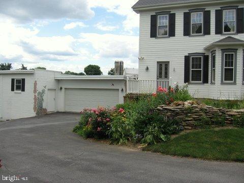 168 Witmer Road Lancaster, PA 17602 - Photo 3 of 25 Gallery Image 3