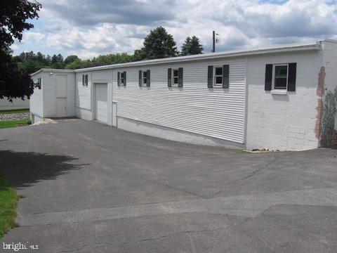 168 Witmer Road Lancaster, PA 17602 - Photo 4 of 25 Gallery Image 4