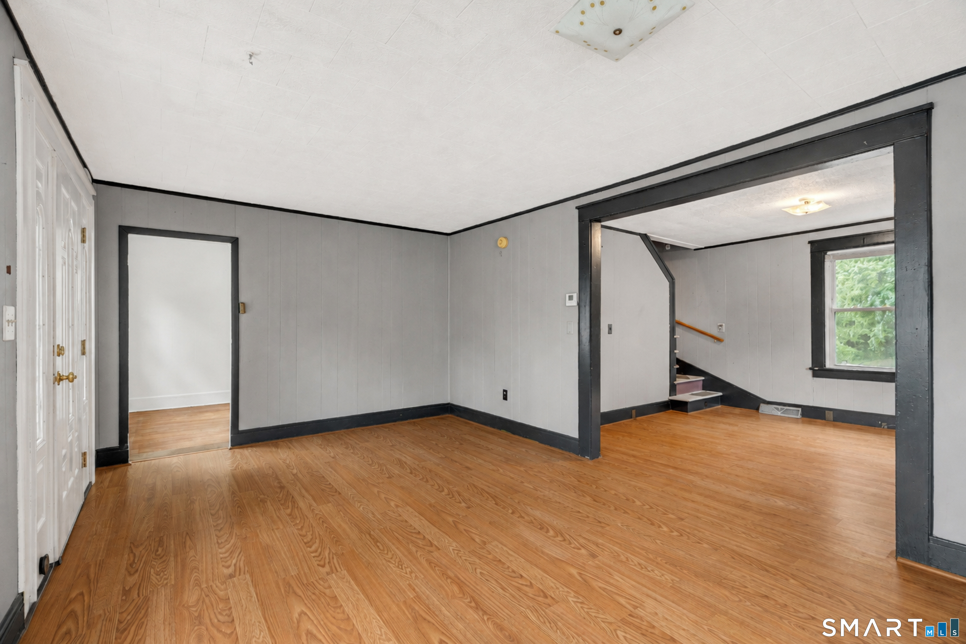285 Niantic River Road Waterford, CT 06385 - Photo 9 of 40 Gallery Image 9