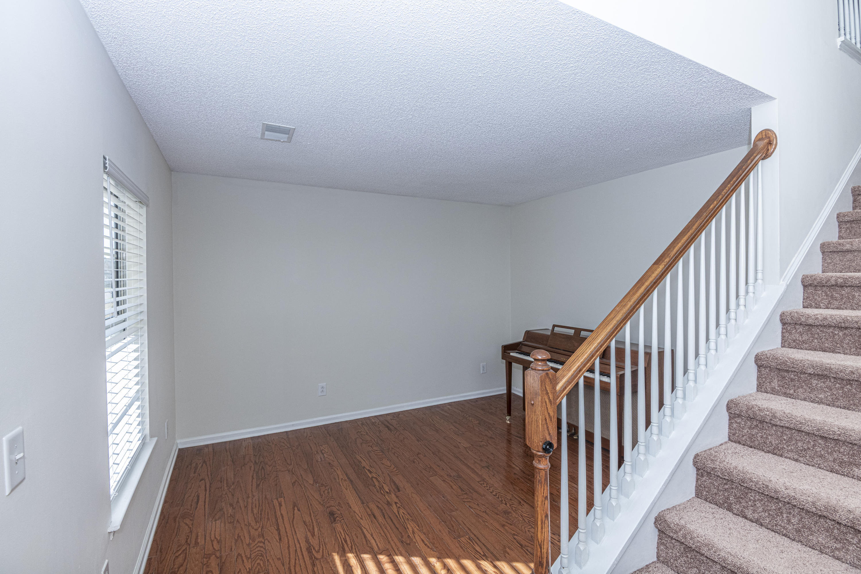 308 Eagle Ridge Road Summerville, SC 29485 - Photo 8 of 48 DSC_1005